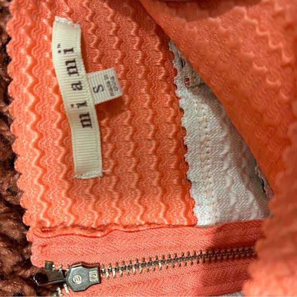 Gorgeous spring skirt - Picture 2 of 3